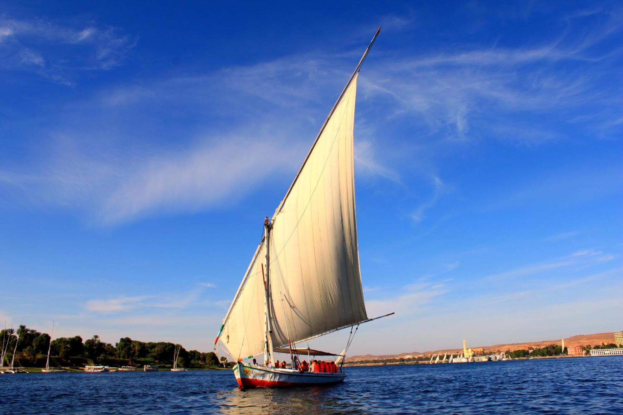 Moevenpick Royal Lily Nile Cruise, Every Monday Four Nights From Luxor, Every Friday Three Nights From Aswan - Including Excursions & Sightseeing Luaran gambar