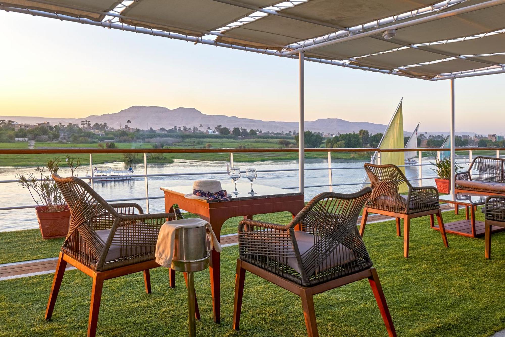 Moevenpick Royal Lily Nile Cruise, Every Monday Four Nights From Luxor, Every Friday Three Nights From Aswan - Including Excursions & Sightseeing Luaran gambar